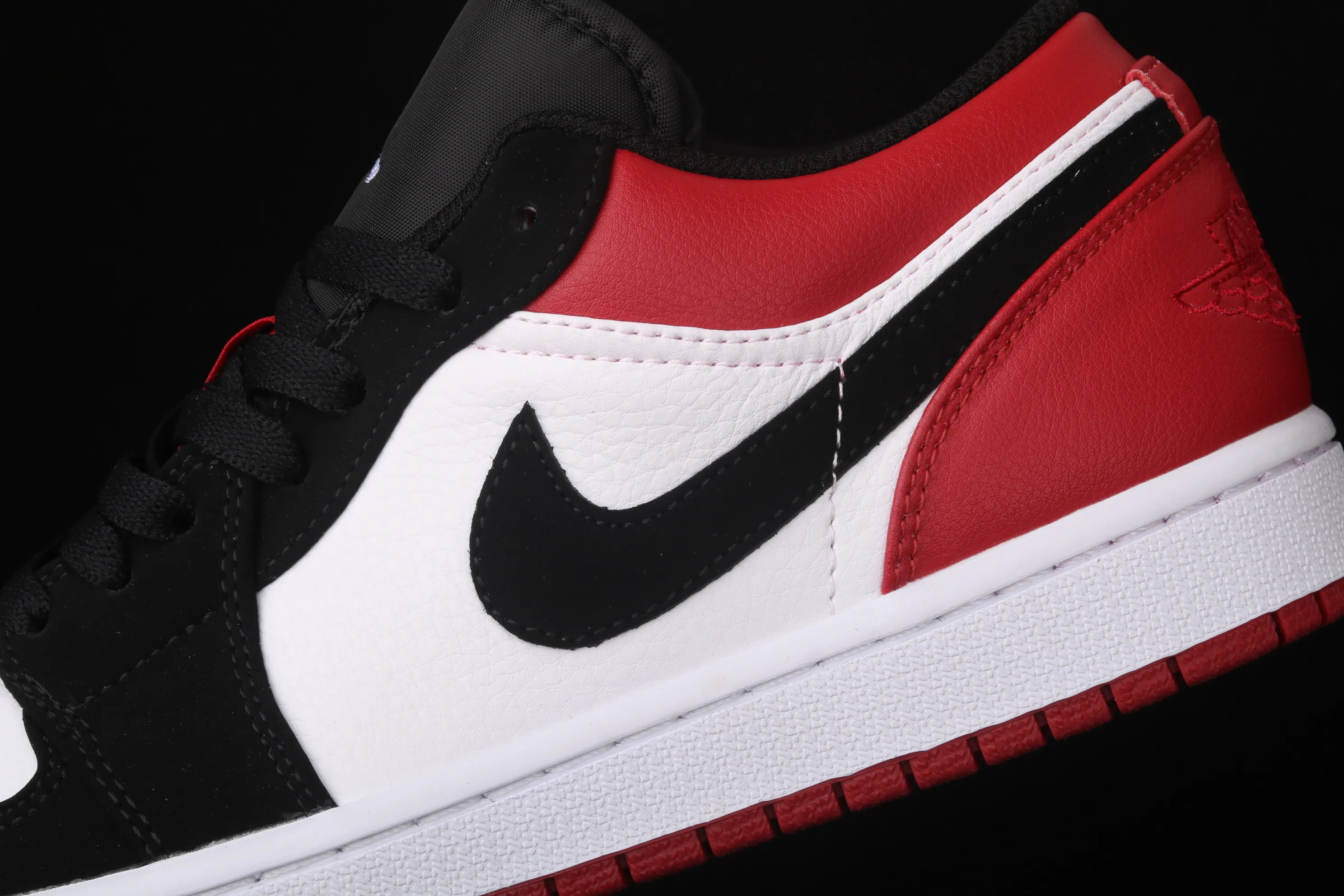 All Categories Air Jordan Jordan Series Basketball Shoes Air Jordan 1 Low New Version Air Jordan 1 Low AJ1 Joe 1 Low Top Leather Black Toe 553558-116
